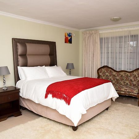 Vinolux Guest House Mthatha Exterior foto