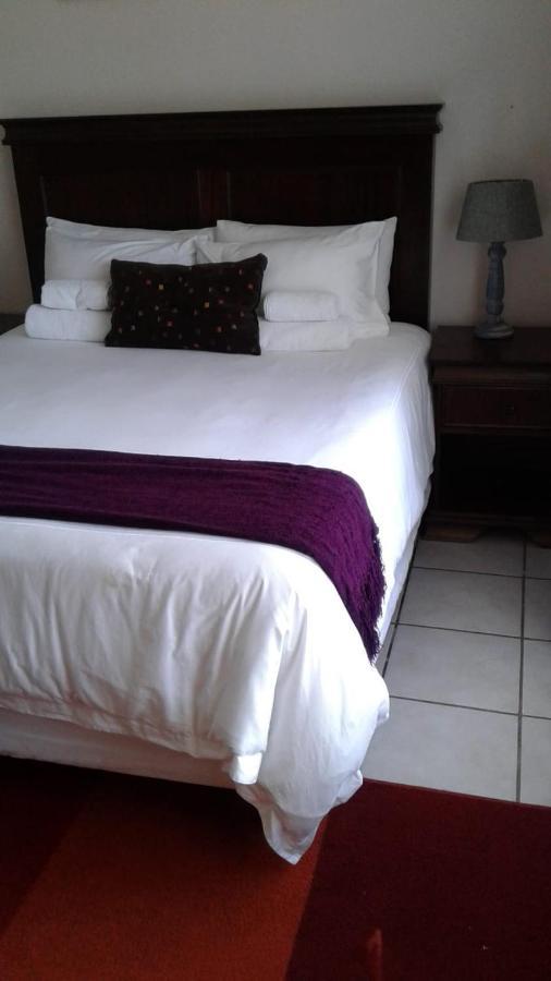 Vinolux Guest House Mthatha Exterior foto
