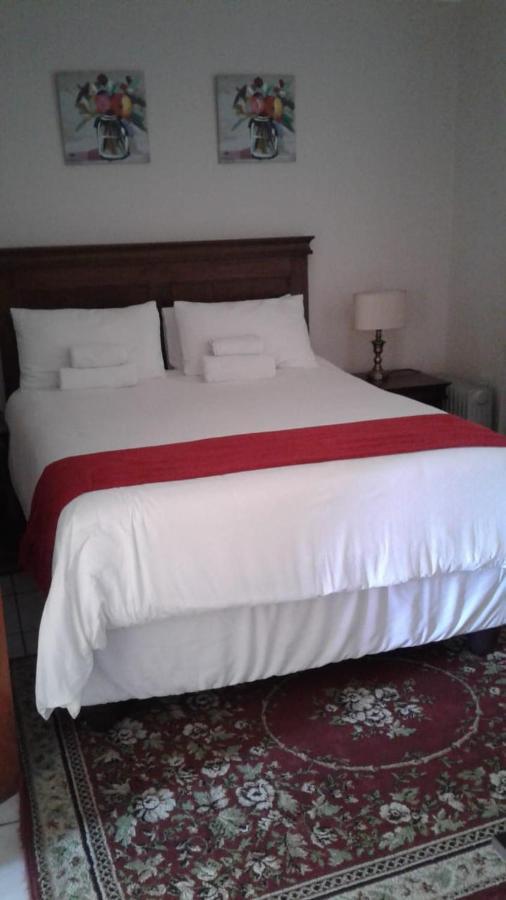 Vinolux Guest House Mthatha Exterior foto